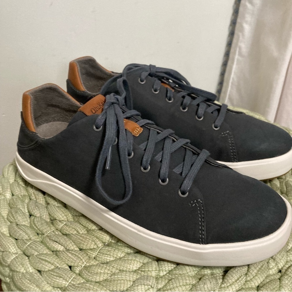 Olukai Lae 'Ahi Li Men Charcoal Gray Lace Up Slip On Sneakers - Picture 3 of 10